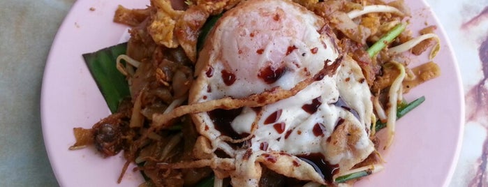 Ming Qing Charcoal Duck Egg Char Koay Teow is one of MARKET / FOOD TRUCK / FOOD COURT / KOPIDIAM.