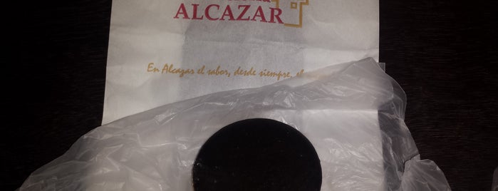 Pastelería Alcázar is one of Yazさんのお気に入りスポット.