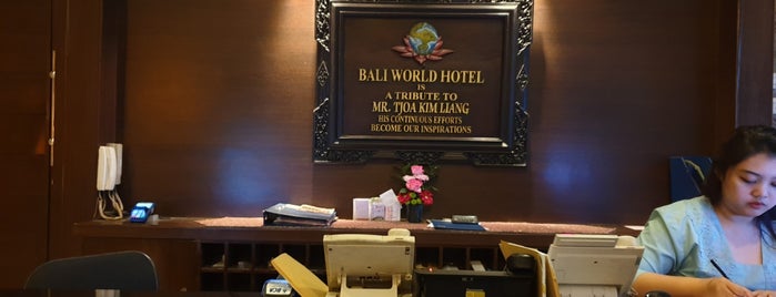 Bali World Hotel is one of Orte, die RizaL gefallen.