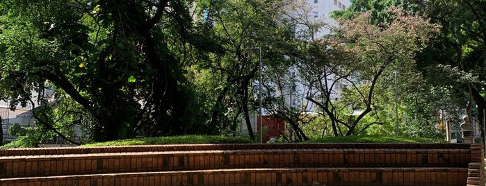 Praça Marilia de Dirceu is one of Melhores lugares em BH.