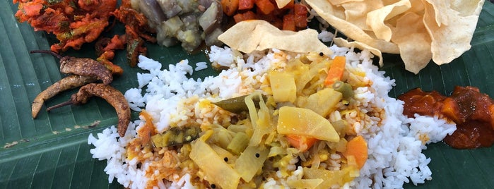 Restoran Rathaa Curry House is one of Locais curtidos por Kit.