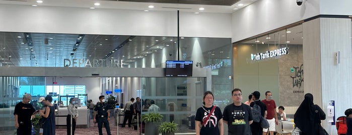 Seletar Airport Passenger Departure Hall is one of Locais curtidos por MAC.