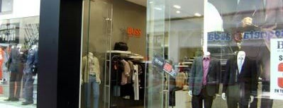 Hugo Boss is one of Centro Comercial Altaria.