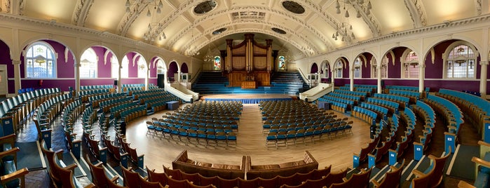 Albert Hall is one of สถานที่ที่ David ถูกใจ.