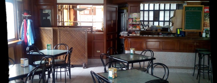 Rialto Café Bar is one of Tempat yang Disimpan jose.