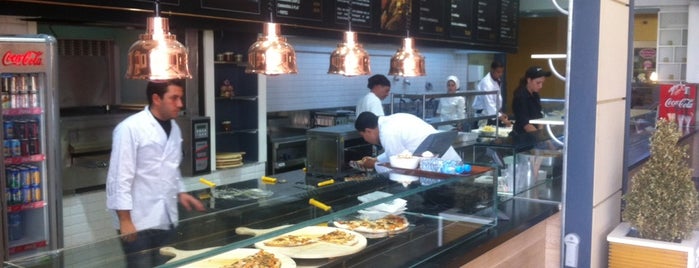 Amorino Italiano Pasta & Pizza is one of Fez food spots.