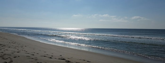 Holden Beach is one of Greg'in Beğendiği Mekanlar.