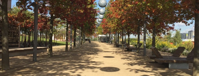 Олимпийский парк королевы Елизаветы is one of Mike : понравившиеся места.