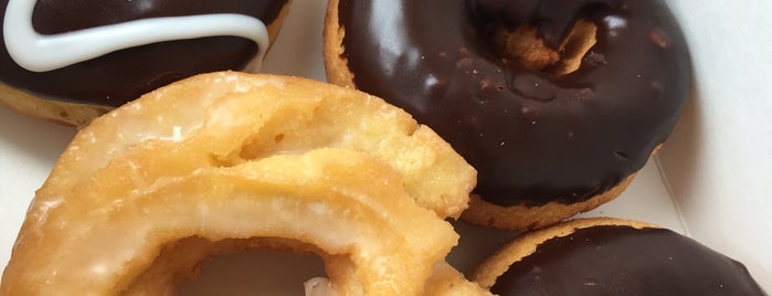 Groovy Donuts is one of Tempat yang Disimpan Zak.