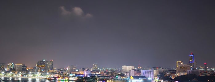 The Pattaya City Sign is one of тай.