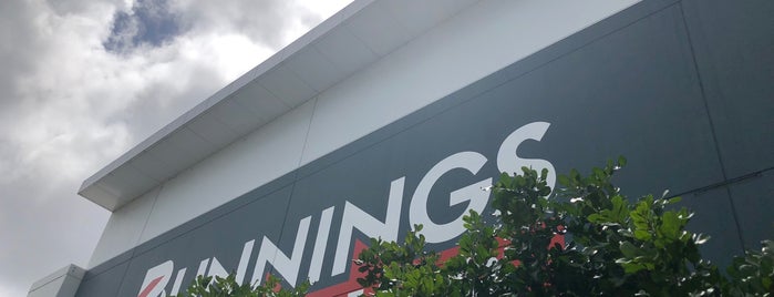 Bunnings Warehouse is one of Lieux qui ont plu à Andrew.