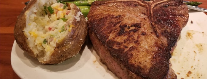 Outback Steakhouse is one of The 15 Best Places for Seared Ahi Tuna in Houston.