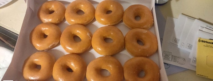 Krispy Kreme is one of Blink2HappyDaysさんのお気に入りスポット.