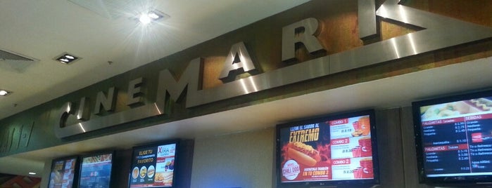 Cinemark is one of สถานที่ที่ Omar ถูกใจ.