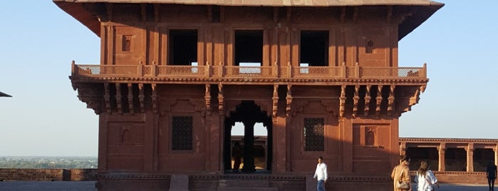 Fatehpur Sikri is one of สถานที่ที่ Gianluca ถูกใจ.