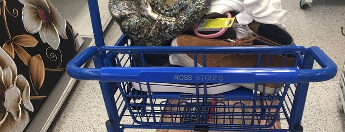 Ross Dress for Less is one of Felipe's Saved Places.