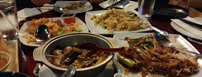 MAMAK Malaysian Restaurant is one of Chinatown.