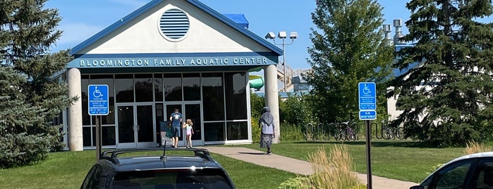 Bloomington Family Pool & Aquatic Center is one of fun family stuff in Twin Cities area.