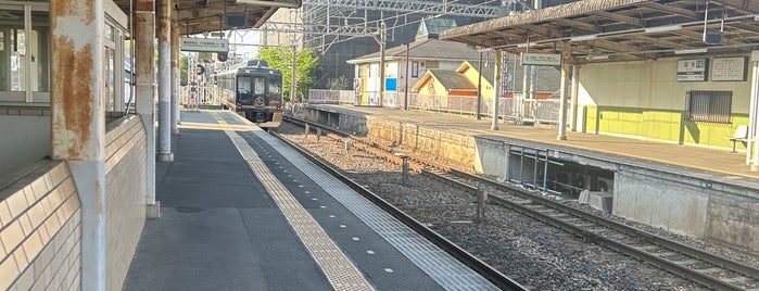 Okadera Station (F43) is one of 近畿日本鉄道 (西部) Kintetsu (West).