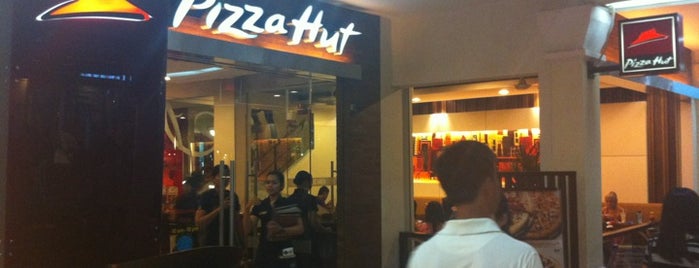 Pizza Hut is one of Venue Of Mal Bali Galeria.