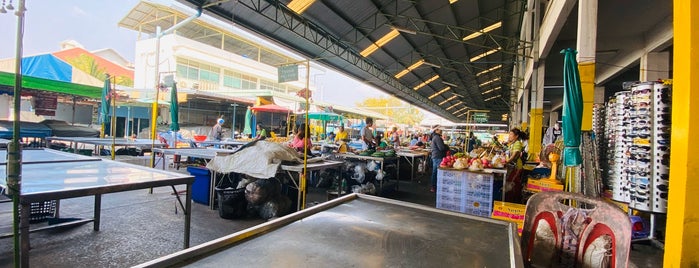 Thung Na Thong Market is one of Mustafa'nın Beğendiği Mekanlar.