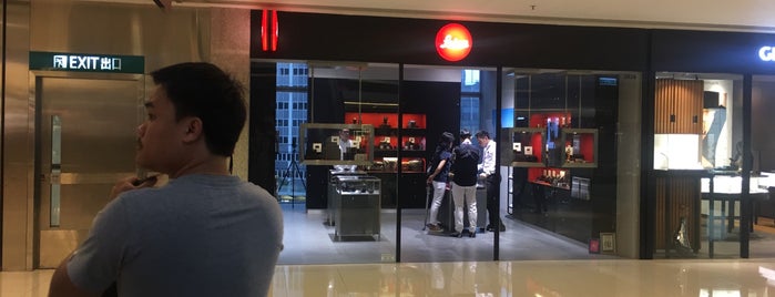 Leica Store is one of IT Electronics.