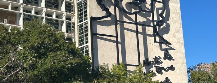 Plaza de la Revolución is one of สถานที่ที่ Michael ถูกใจ.