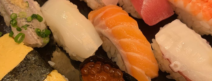Tsukiji Tama Sushi is one of Posti che sono piaciuti a Jonathan.