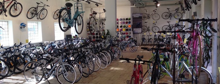 CPH Bike Shop is one of Lugares guardados de Eli.