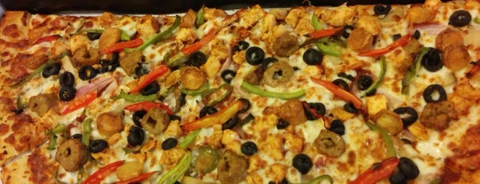 newyork Pizza is one of Posti che sono piaciuti a Mona.