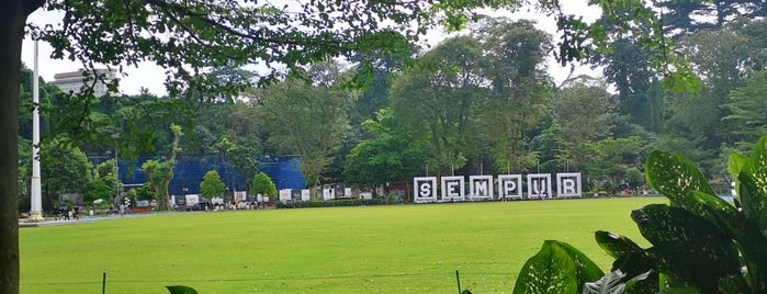 Lapangan Sempur is one of Buitenzorg.