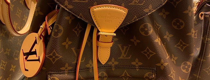Louis Vuitton is one of Singapore trip.