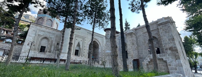 Gökmedrese Camii is one of Camiler.