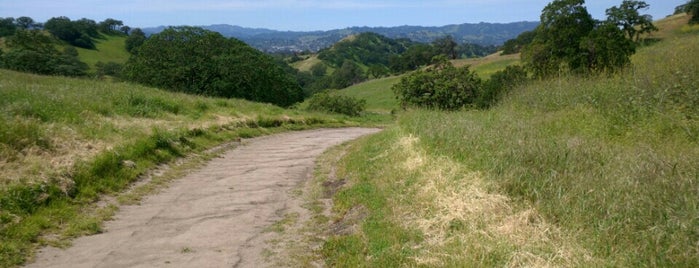 Shell Ridge Open Space is one of Tempat yang Disukai Rob.