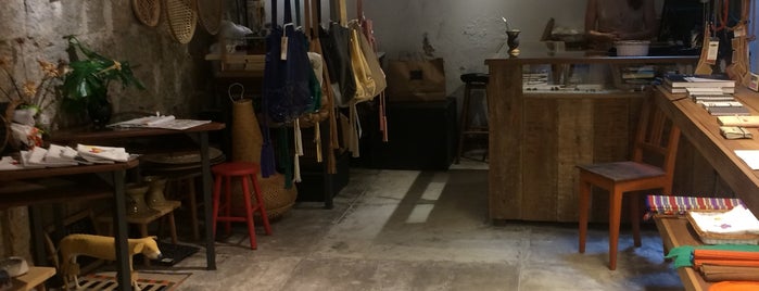 Histórias na Garagem is one of Moda & Acessórios.