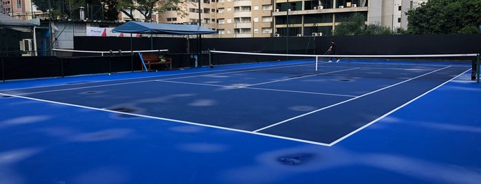 Paulista Tennis Center is one of Locais curtidos por Alexandre.
