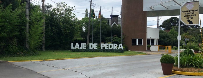 Laje de Pedra Resort Hotel is one of Quero Voltar.