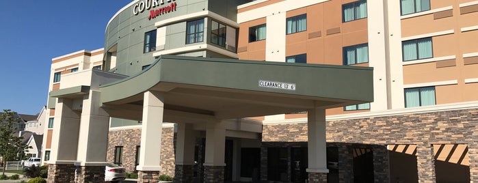 Courtyard by Marriott Bismarck North is one of Amberさんのお気に入りスポット.