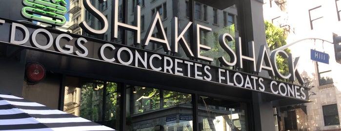 Shake Shack is one of Jackyさんのお気に入りスポット.