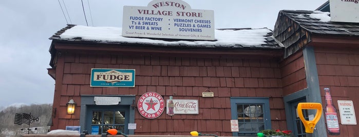 Weston Village Store is one of My new england trip ( summer 2015).