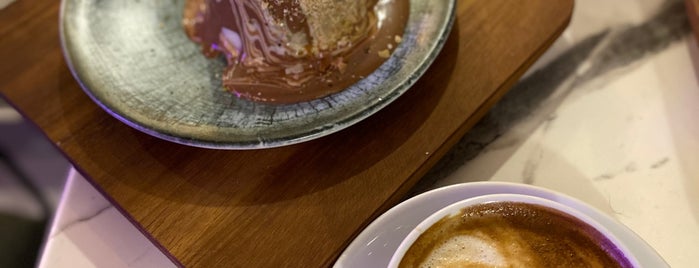 Hook Coffee & Chocolatier is one of Gurme : понравившиеся места.