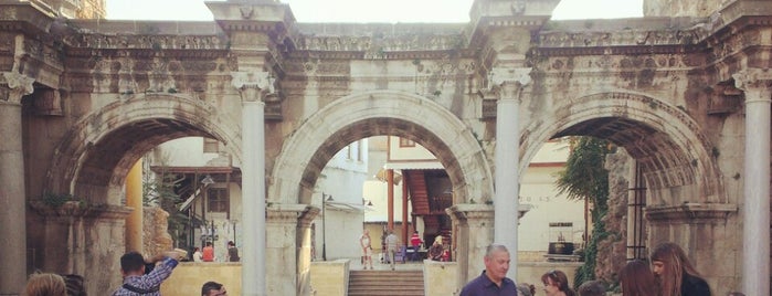 Üçkapılar (Hadrian Kapısı) is one of Müzeler™    ||   Antalya.
