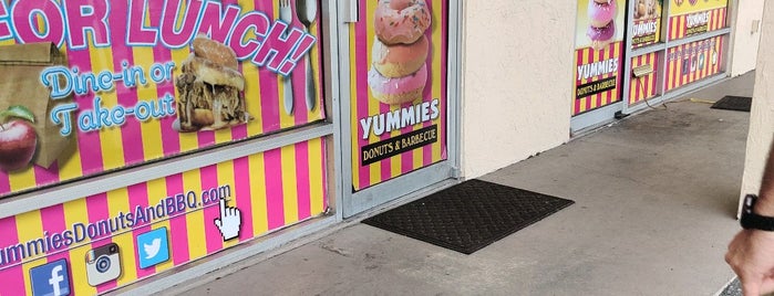 Yummies Donuts & BBQ is one of Sarasota / Long Boat Key.