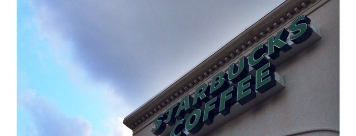 Starbucks is one of Lugares favoritos de Liz.