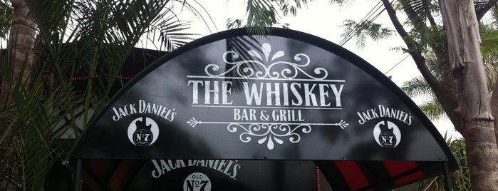 The Whiskey Bar & Grill is one of Bares y Restaurants.