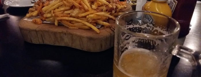 London Fries is one of Nayaneさんのお気に入りスポット.