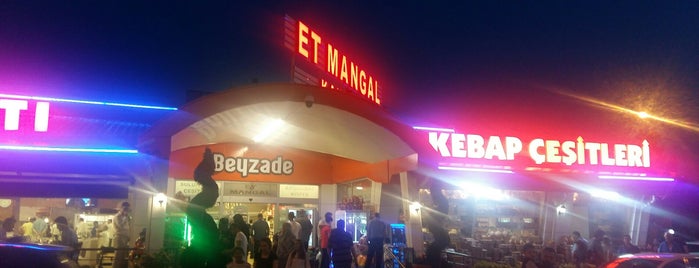 Beyzade Restaurant is one of สถานที่ที่ K G ถูกใจ.