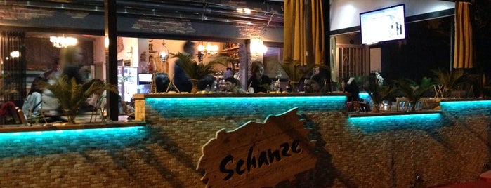 Schanze Bistro & Cafe is one of Lieux qui ont plu à Burak.