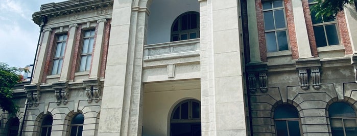 Tainan Public Hall is one of Sigeki'nin Beğendiği Mekanlar.