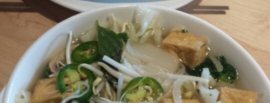 Pho Thin is one of Locais curtidos por Chad.